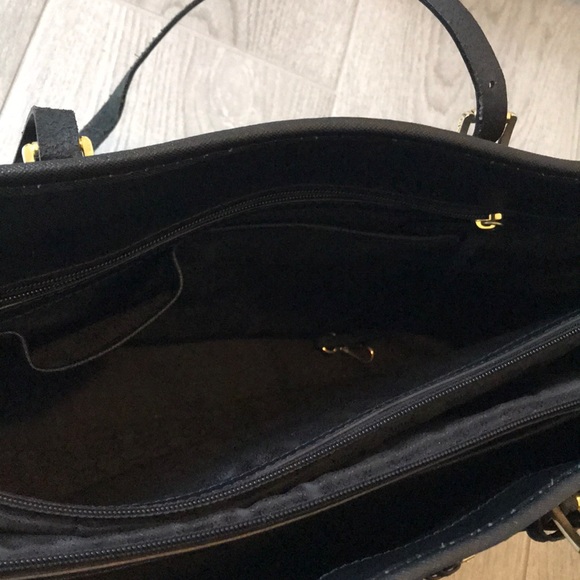 Michael Kors Jet Set Travel Tote w/ Laptop Sleeve - Picture 6 of 8